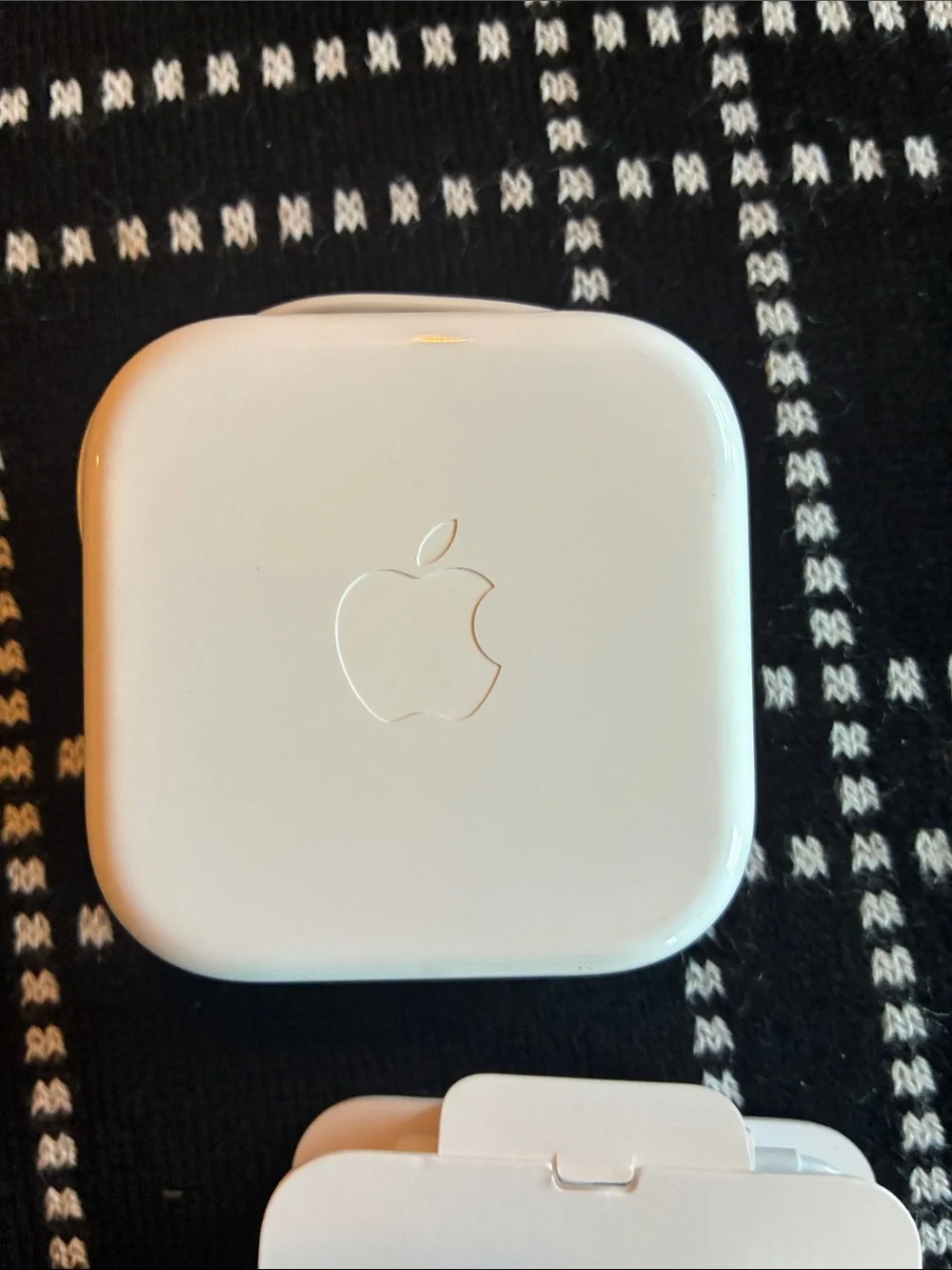 Apple wired earbuds